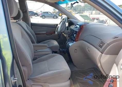 2004 Toyota Sienna Xle из США, поврежденный, VIN 5TDZA22C14S168160